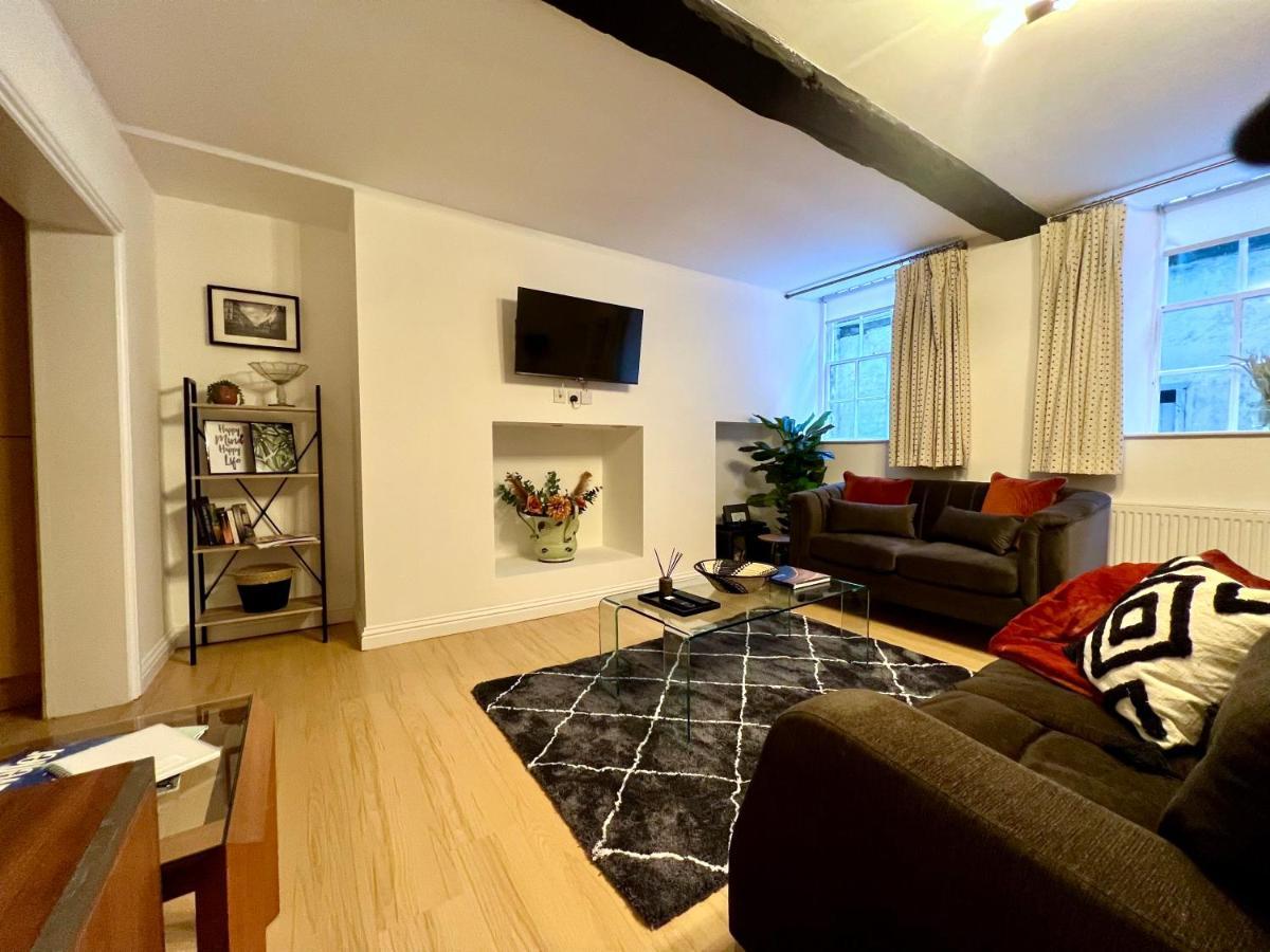 Superbly Located 2 Bedroom Luxury Apartment Bath Exterior foto